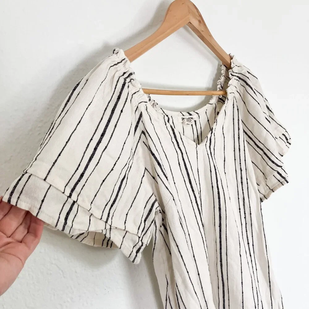 Billabong Could Wander Cropped Shirt Light Cream & Black Ruffle Sleeve Top M - Picture 3 of 9
